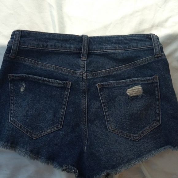 Cut Off Jean Shorts - Picture 3 of 3